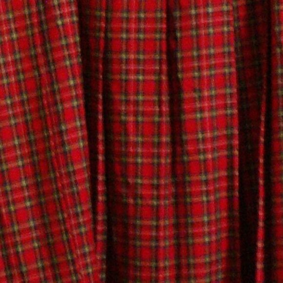 HEAVY RED PLAID PLEATED SKIRT 22W - Picture 2 of 2